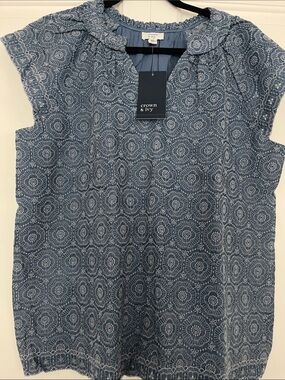 crown & ivy Blue Circular Lace-Print Cap Sleeve Blouse